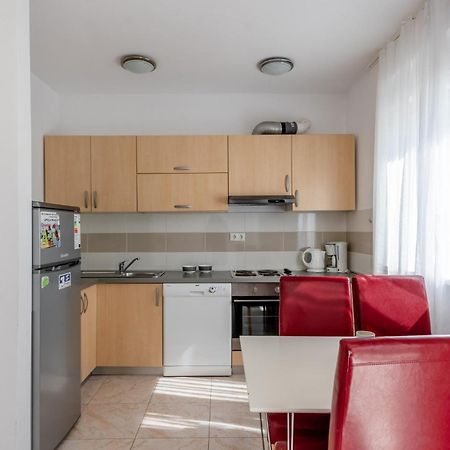 Apartment Village נין מראה חיצוני תמונה