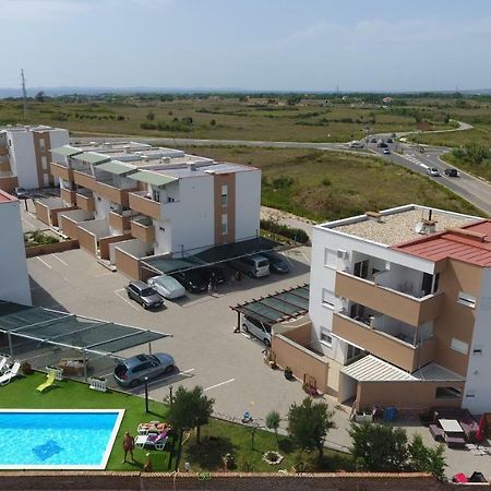 Apartment Village נין מראה חיצוני תמונה