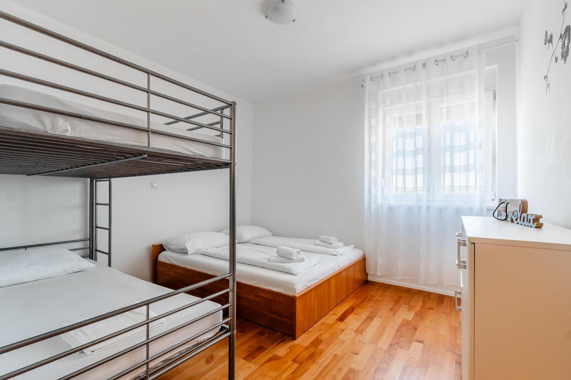 Apartment Village נין מראה חיצוני תמונה