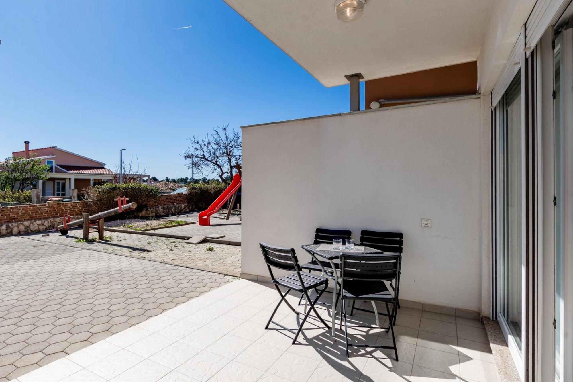 Apartment Village נין מראה חיצוני תמונה
