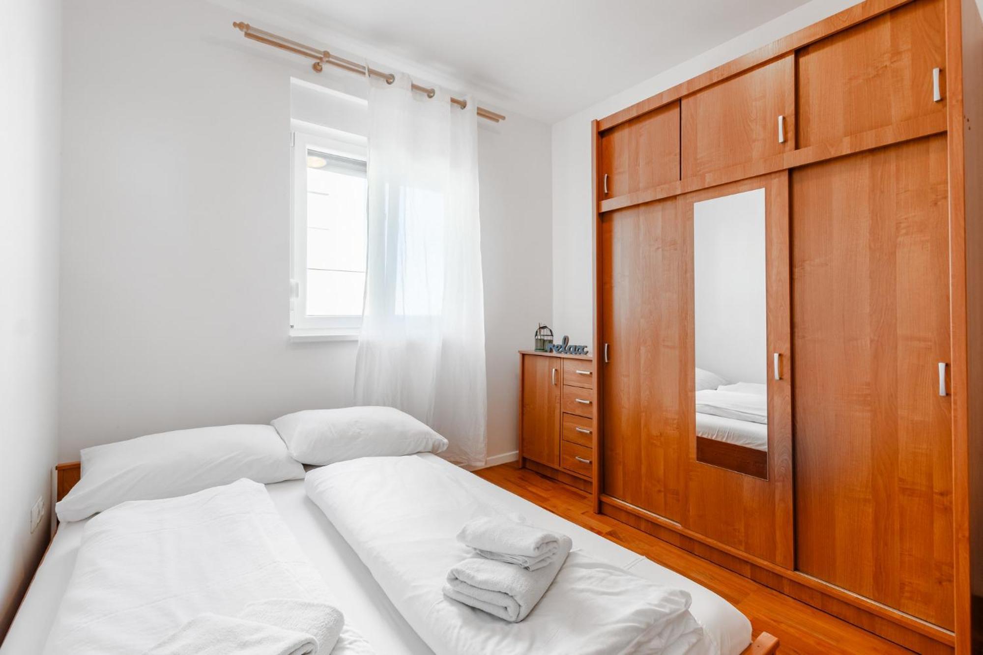 Apartment Village נין מראה חיצוני תמונה