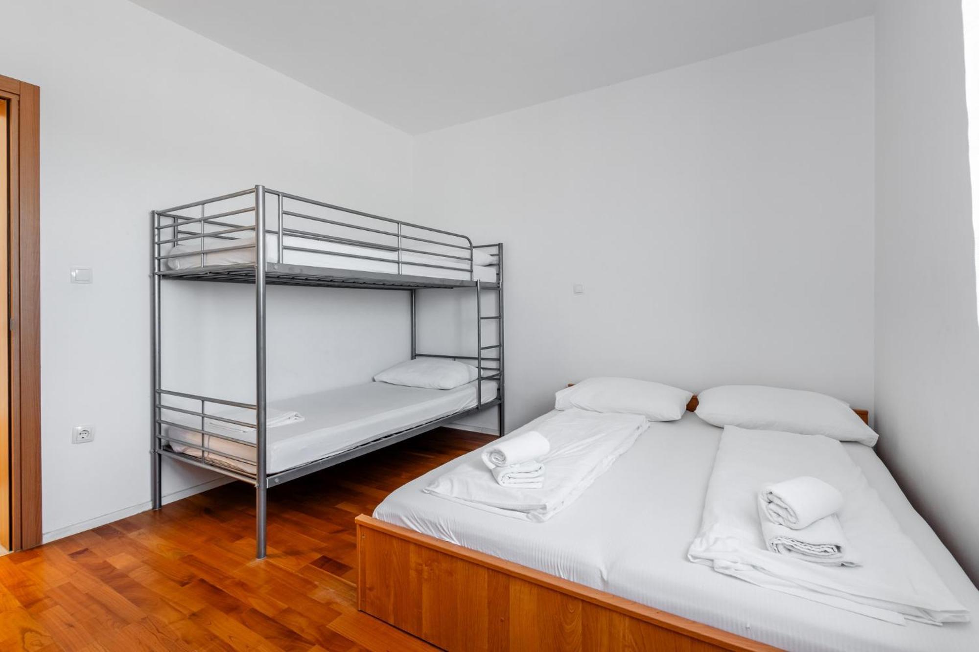 Apartment Village נין מראה חיצוני תמונה