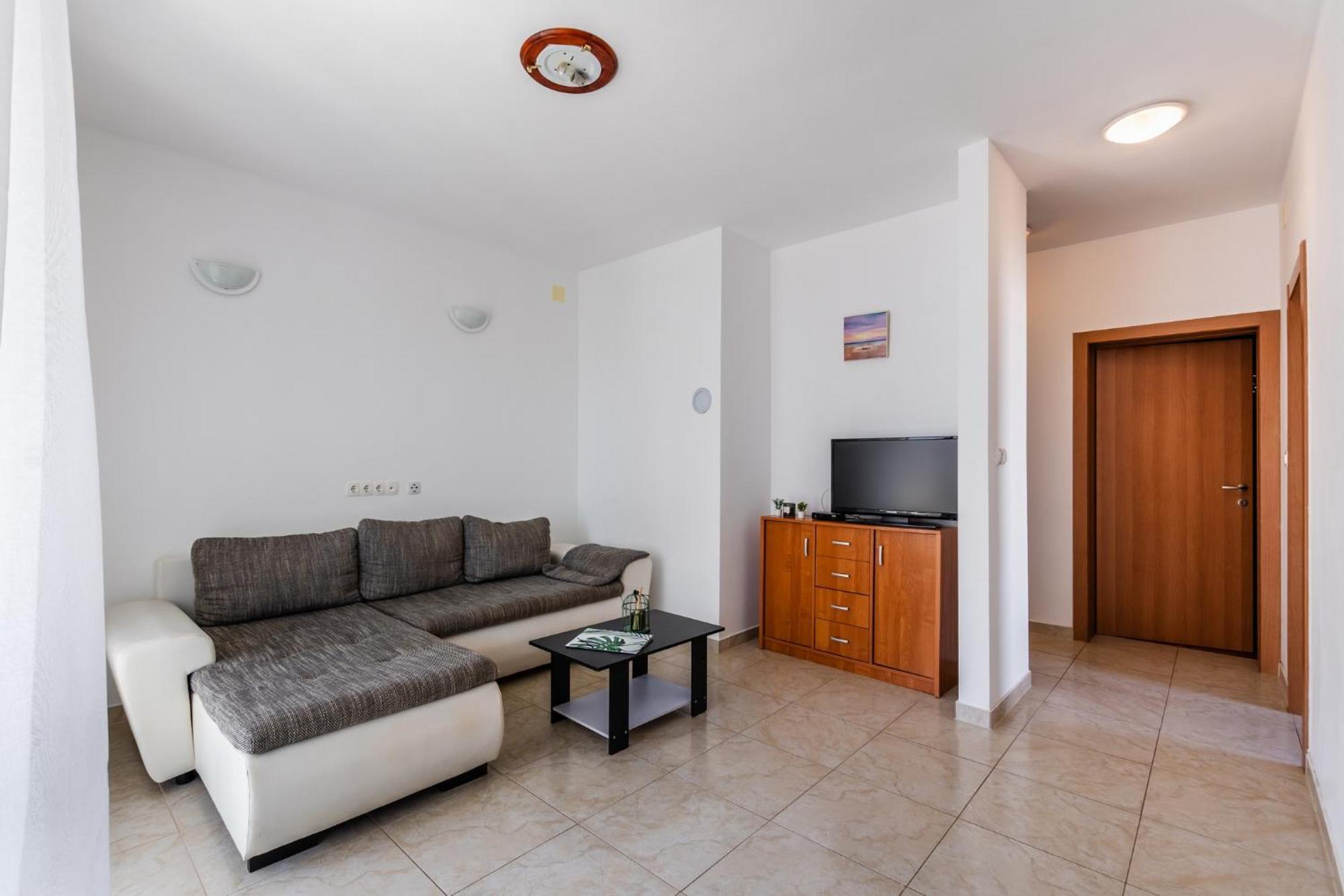 Apartment Village נין מראה חיצוני תמונה