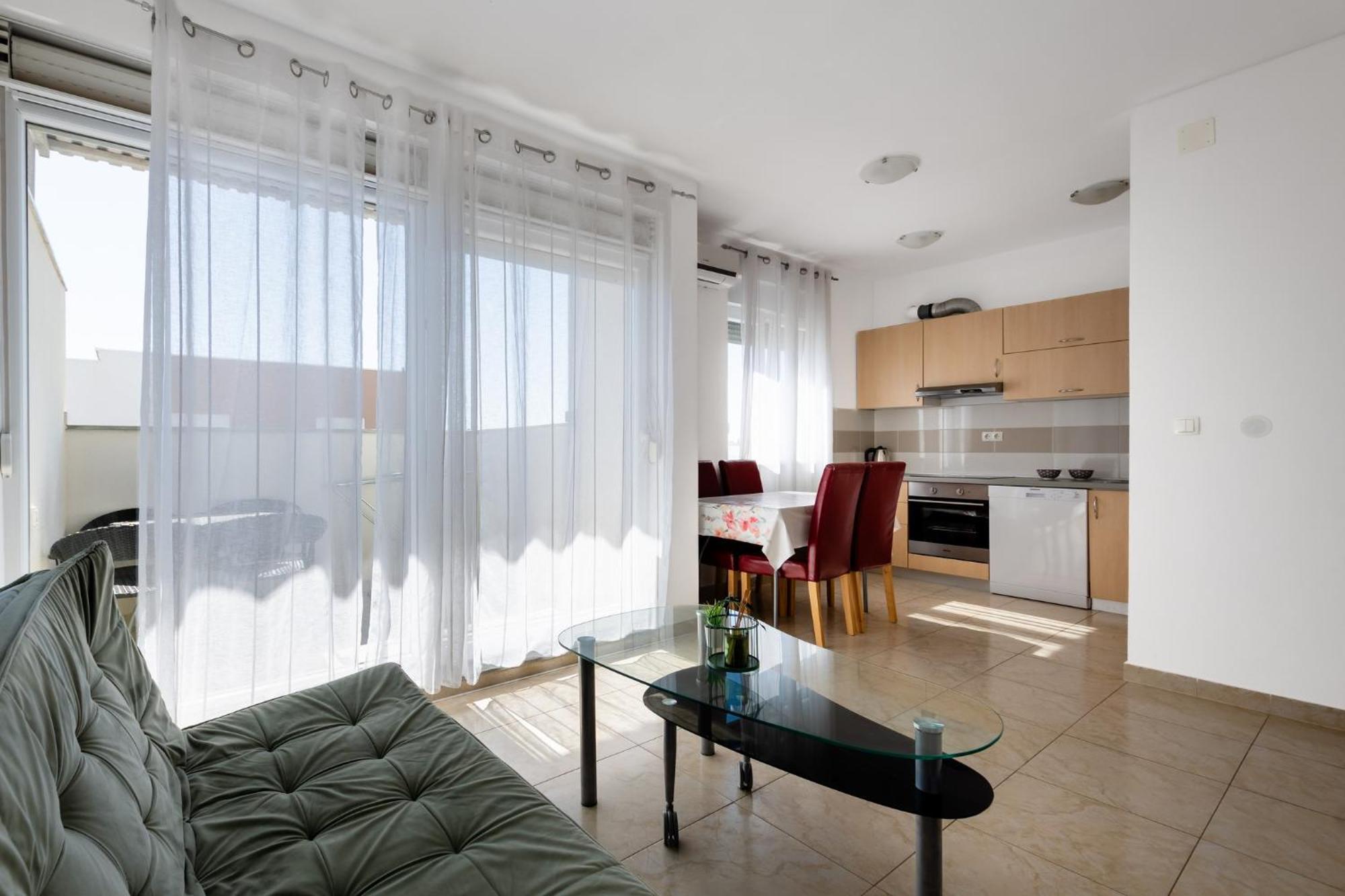 Apartment Village נין מראה חיצוני תמונה
