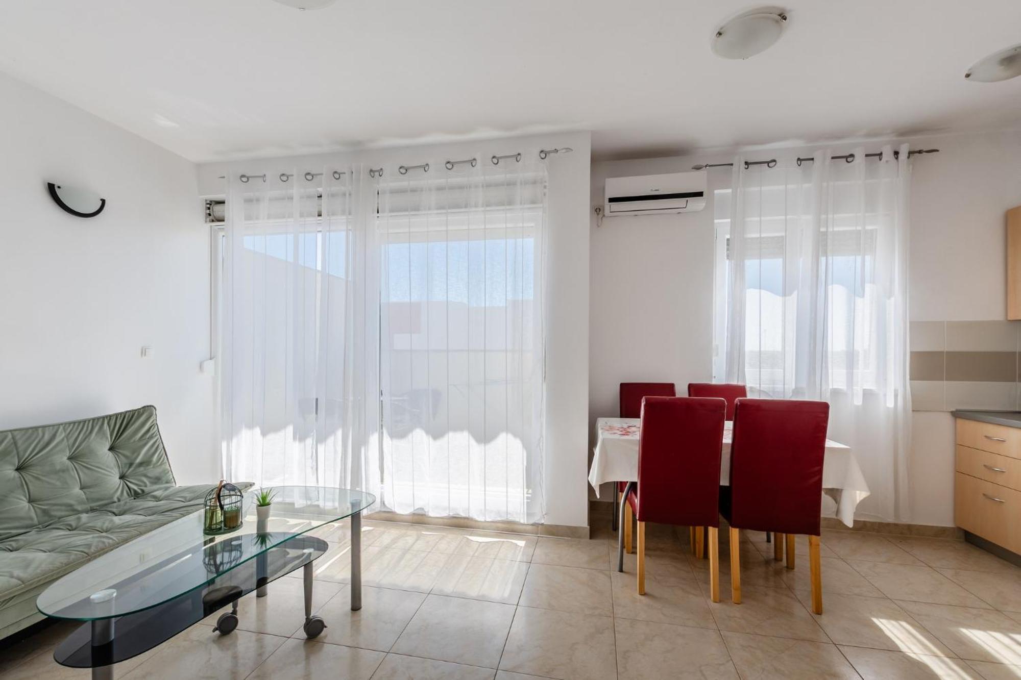 Apartment Village נין מראה חיצוני תמונה