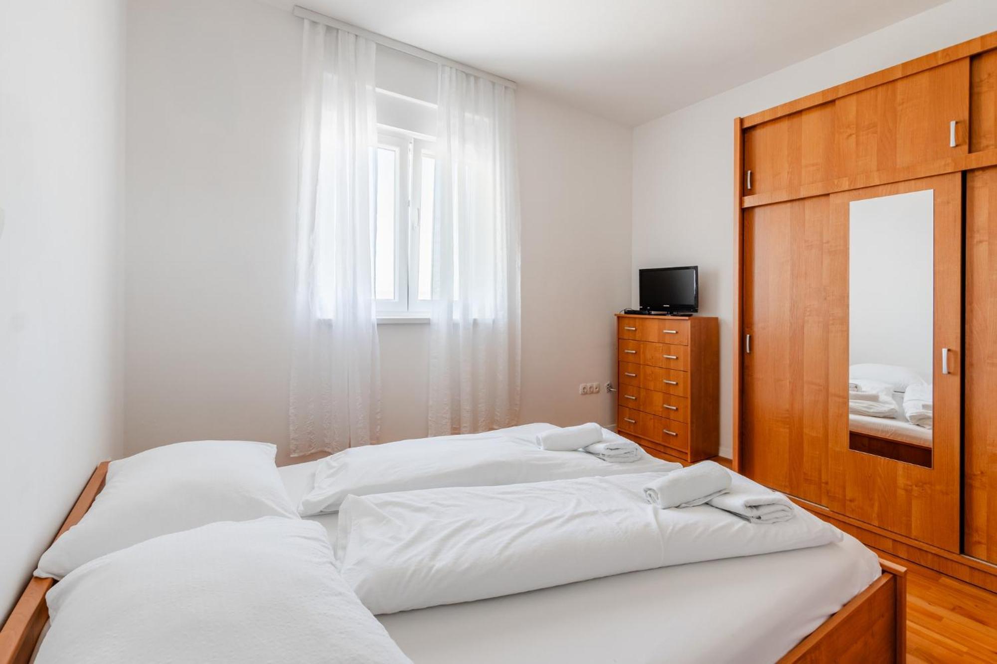 Apartment Village נין מראה חיצוני תמונה