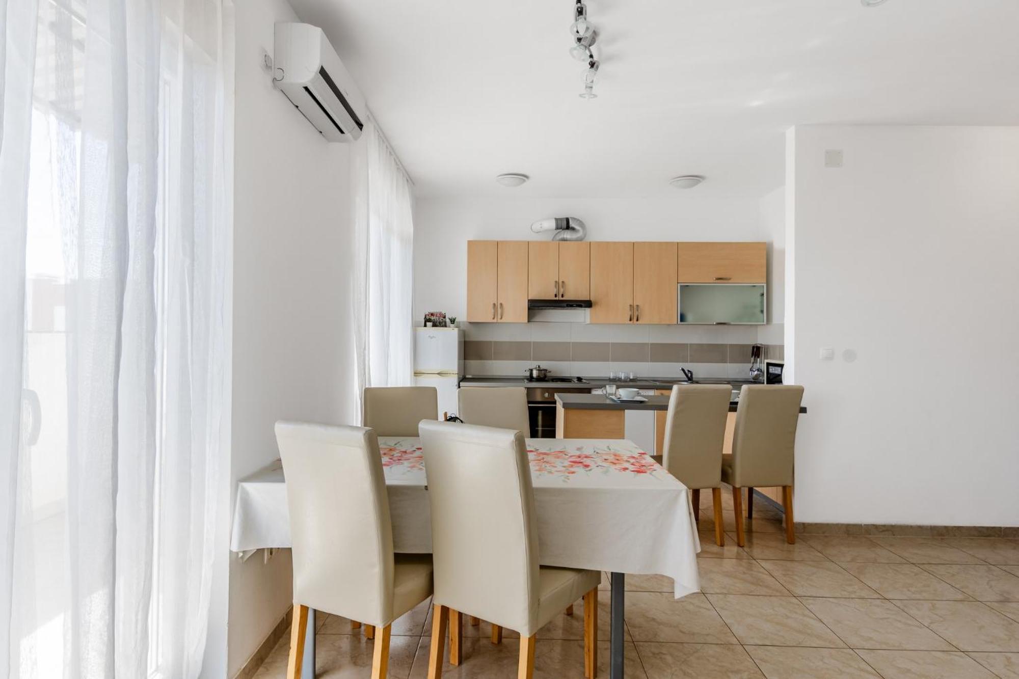 Apartment Village נין מראה חיצוני תמונה